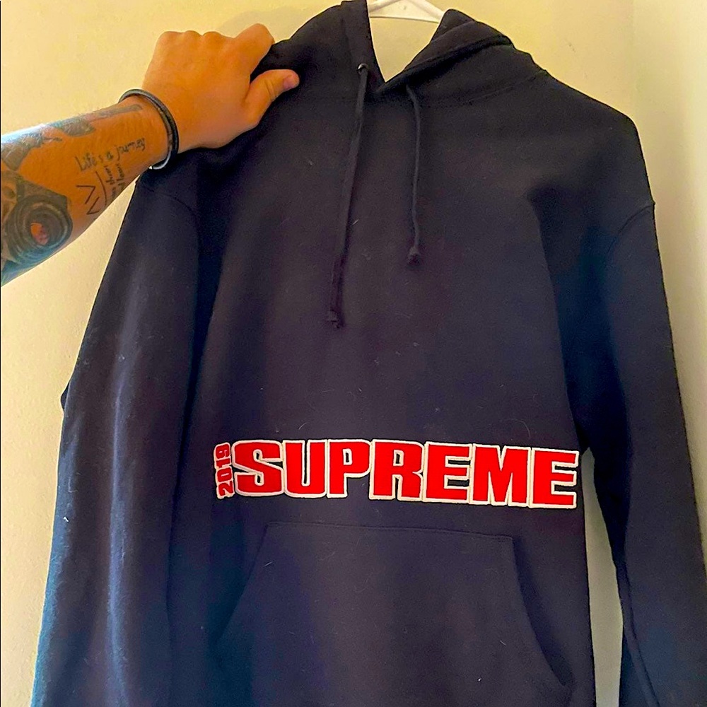 SUPREME 2019 BIG LOGO HOODIE ! #RARE #VINTAGE #GRAIL